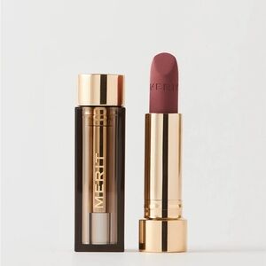 Merit matte signature lip- shade MAISON a beautiful berry color